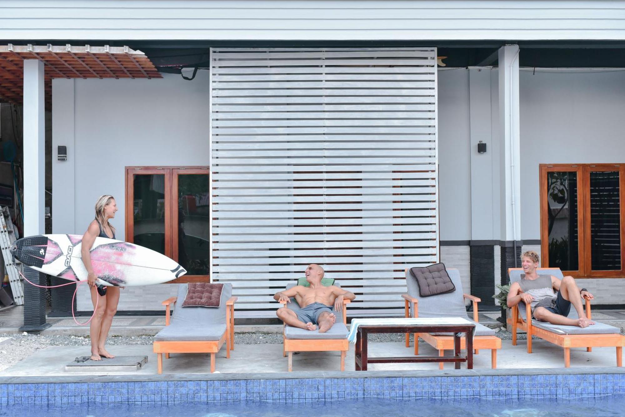 ホテル Oseda Nias Surf House Hilibotodane エクステリア 写真
