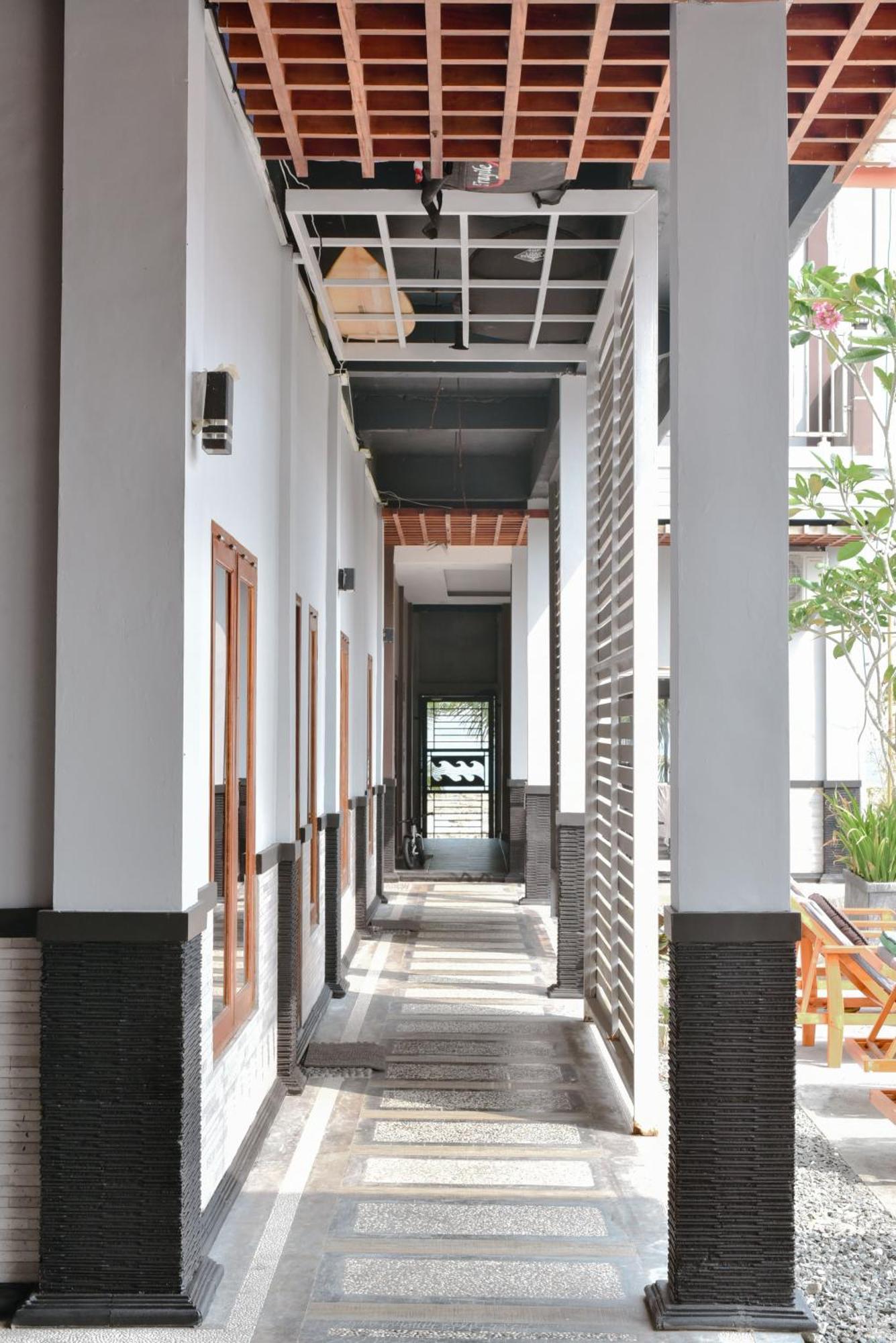 ホテル Oseda Nias Surf House Hilibotodane エクステリア 写真