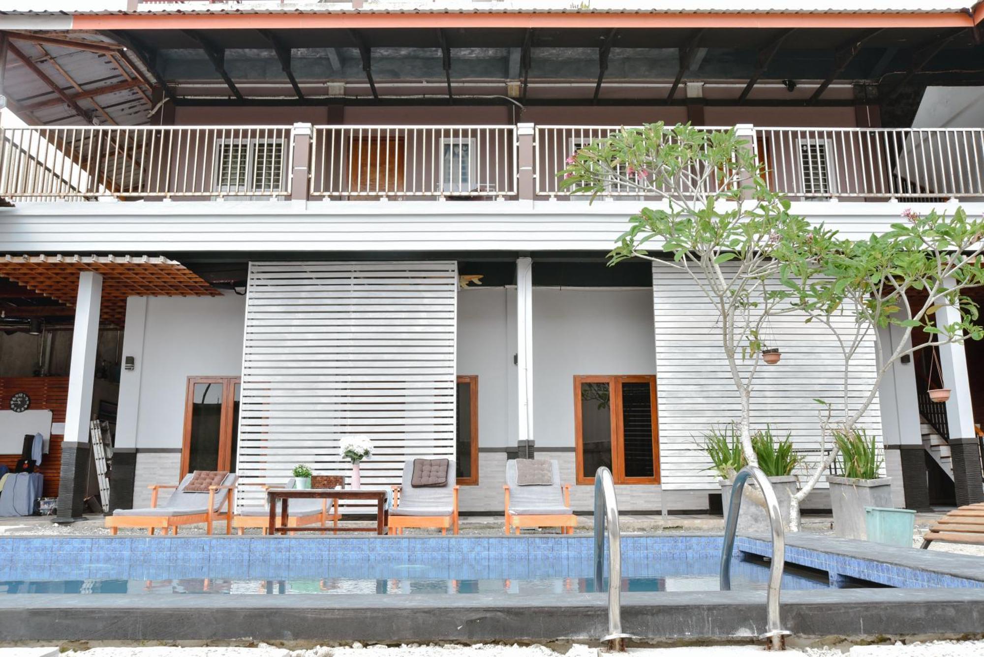 ホテル Oseda Nias Surf House Hilibotodane エクステリア 写真