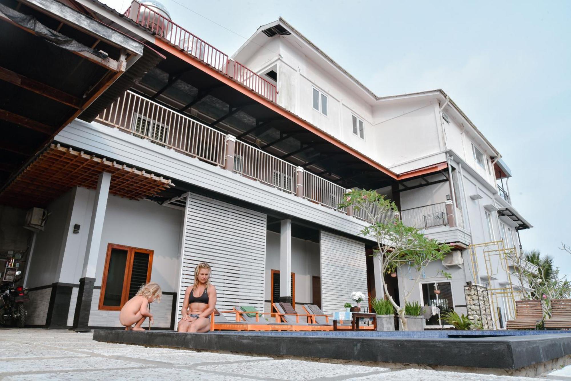 ホテル Oseda Nias Surf House Hilibotodane エクステリア 写真
