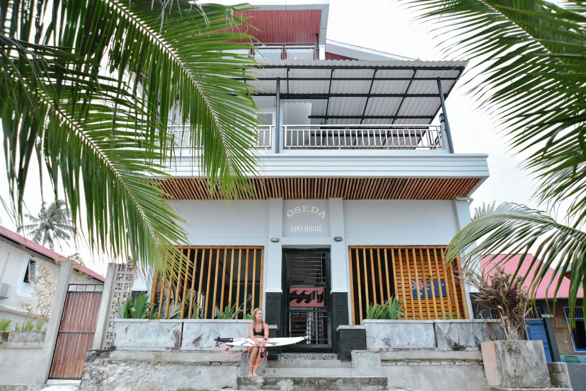 ホテル Oseda Nias Surf House Hilibotodane エクステリア 写真