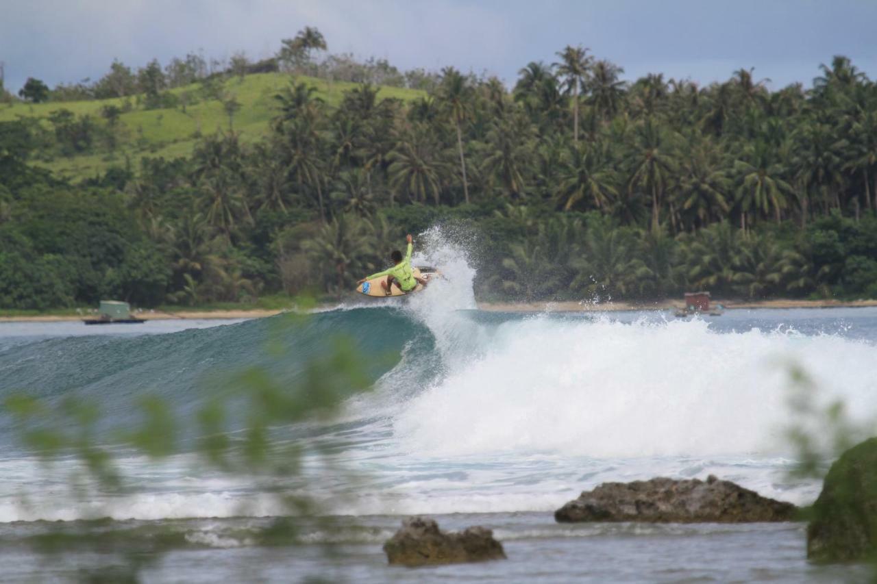 ホテル Oseda Nias Surf House Hilibotodane エクステリア 写真
