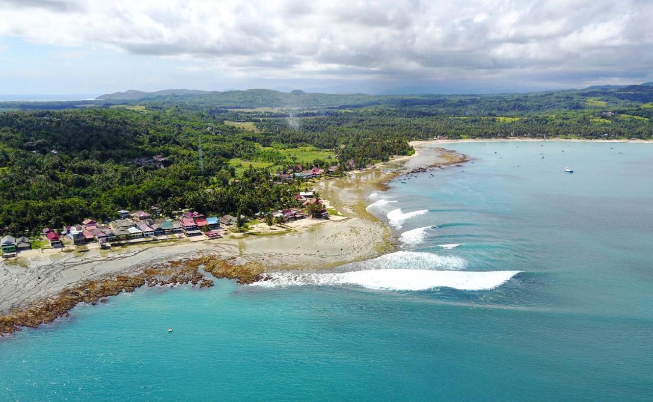 ホテル Oseda Nias Surf House Hilibotodane エクステリア 写真