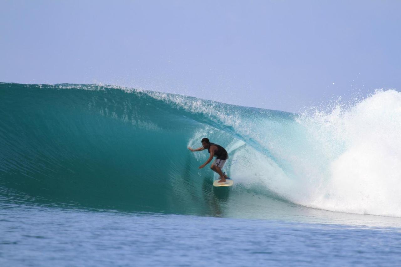 ホテル Oseda Nias Surf House Hilibotodane エクステリア 写真